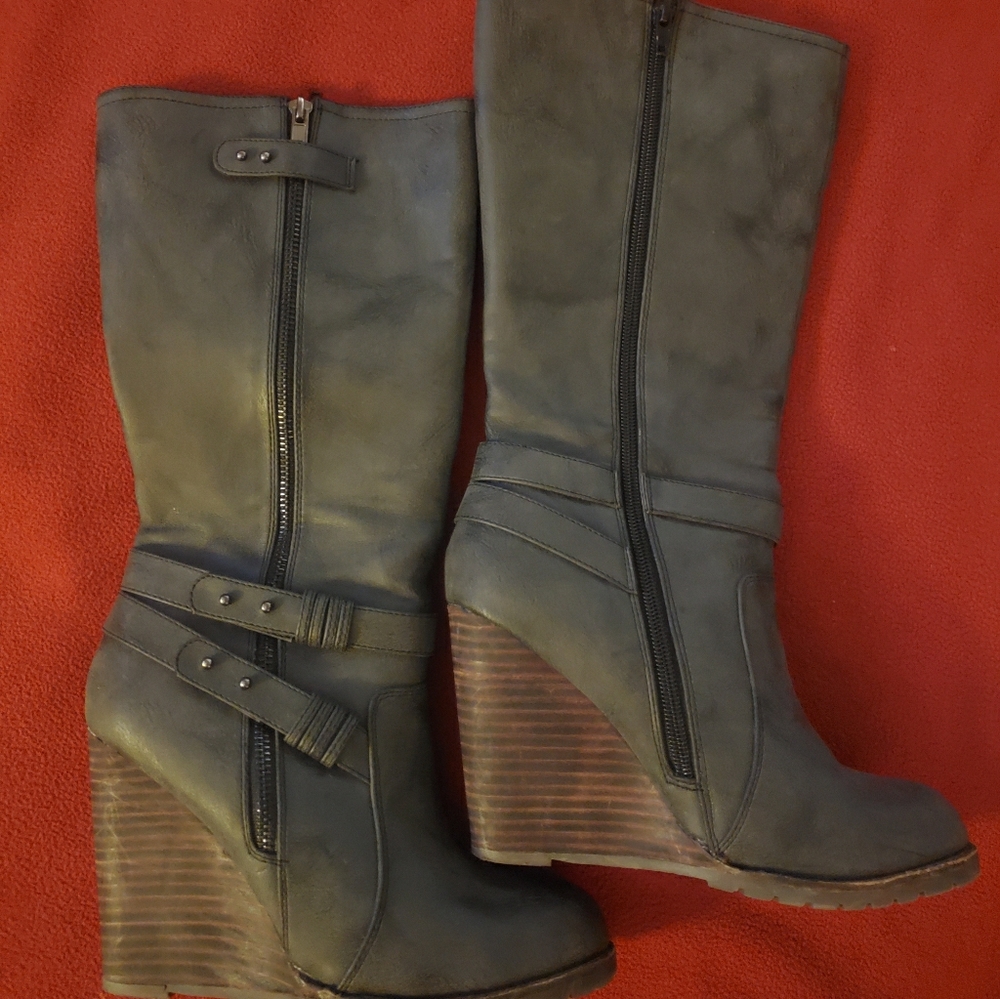 Women's Wedge Boots shoe size 7.5